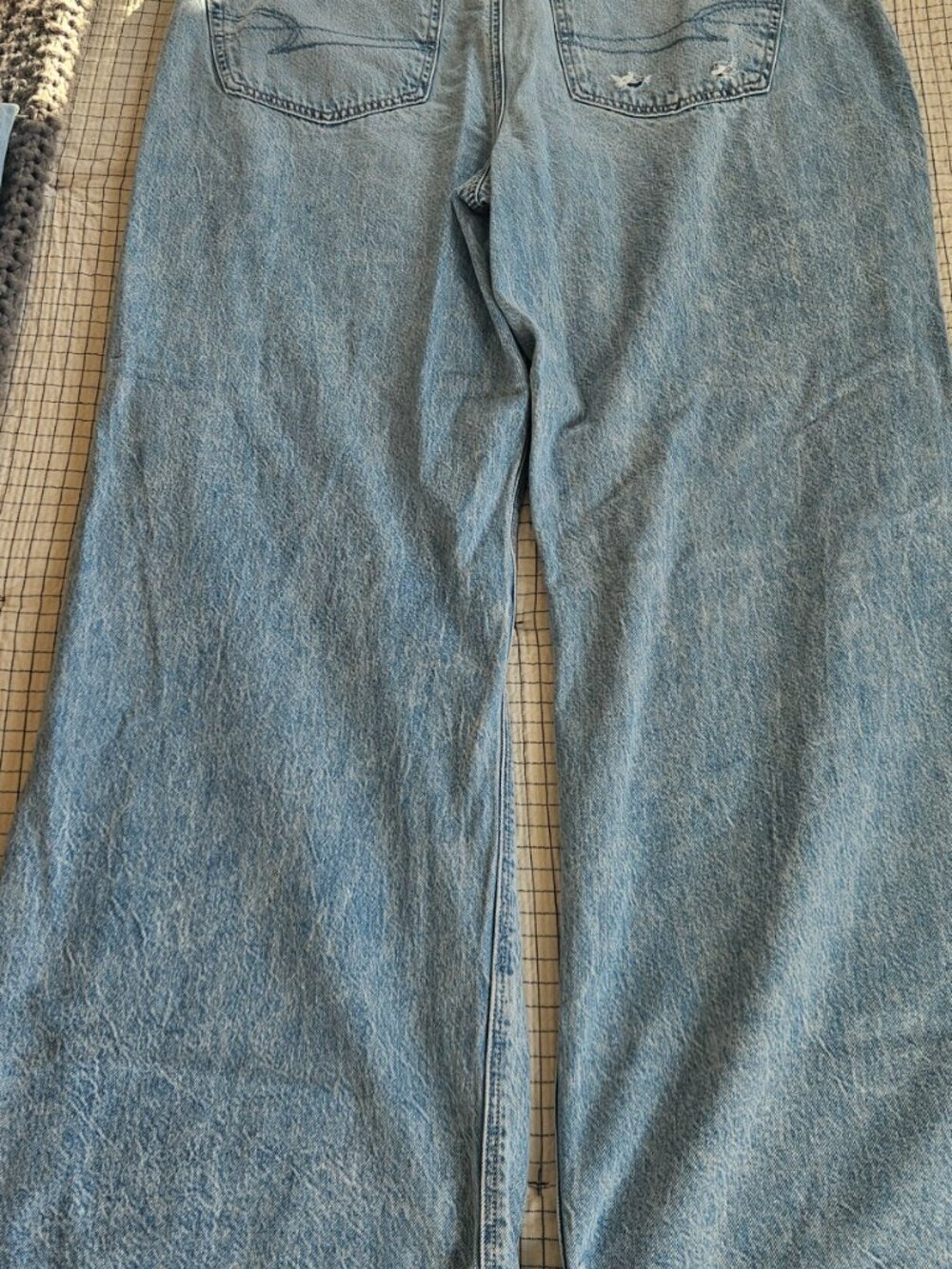 American Eagle Super High-Rise Baggy Jeans - Picture 2 of 5